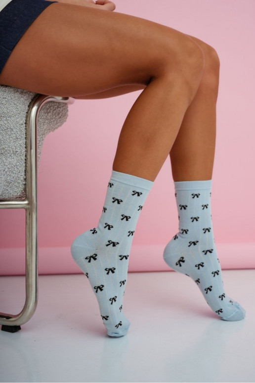 Chaussettes Féminin Il fautłe avec des rubans couleur bleue