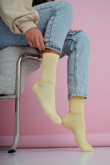 Chaussettes pour femmes rayées jaune pastel