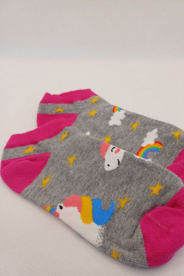 Chaussettes pour enfants grises avec des licornes 2
