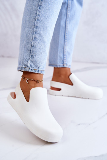 Chaussons en caoutchouc blancs 2
