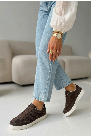 Chaussures modèle baskets en daim Vinceza 95400 CzekoladoÀe