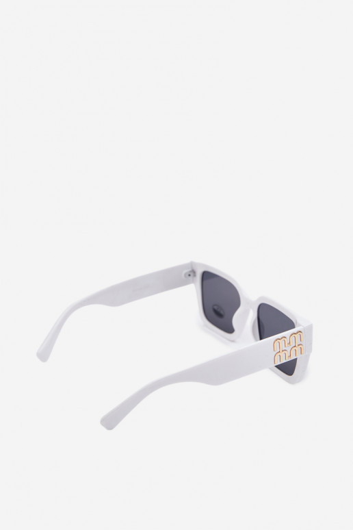 Des lunettes de soleil Féminin couleur blanche