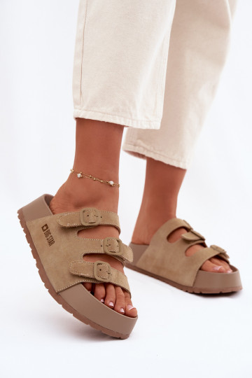 Pantoufles pour femmes avec une plateforme avec des bandes Big Star TT274529 beige 2