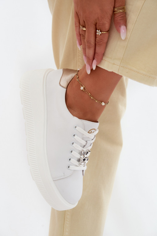 Peau Chaussures modèle baskets Féminin avec une plateformePrzypinką Vinceza 39973 couleur blanche