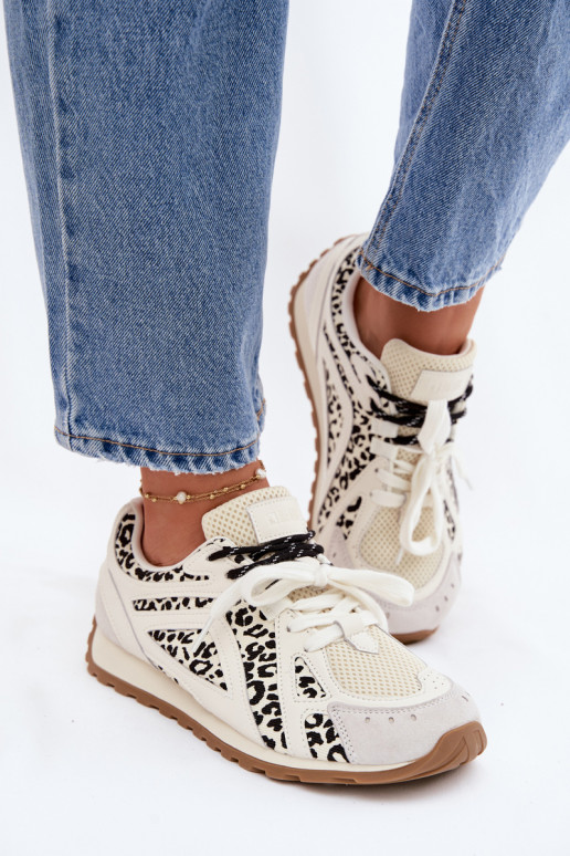 Peau en daim Chaussures modèle baskets Féminin Big Star TT274548 couleur blanche