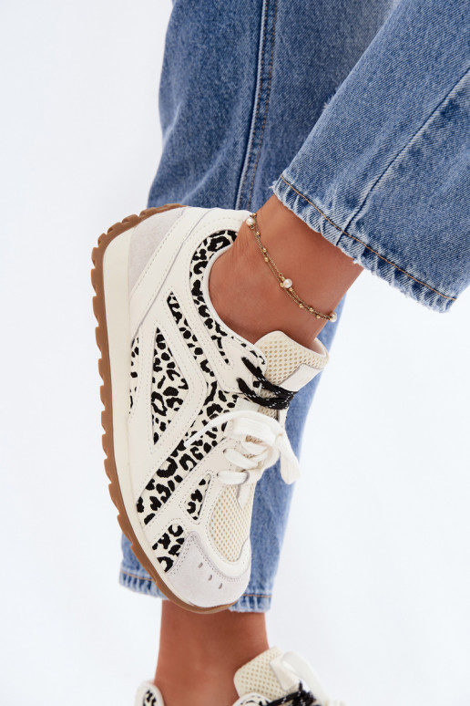 Peau en daim Chaussures modèle baskets Féminin Big Star TT274548 couleur blanche