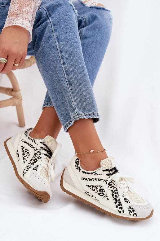 Peau en daim Chaussures modèle baskets Féminin Big Star TT274548 couleur blanche