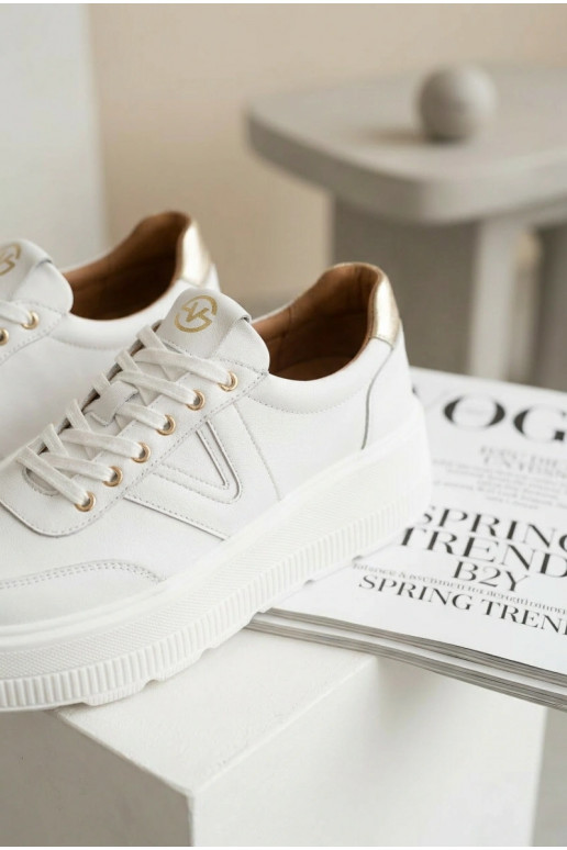 Peau Chaussures modèle baskets Féminin avec une plateforme Vinceza 39976 couleur blanche
