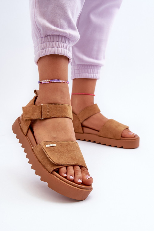 Féminin Sandales en daim avec une plateforme Big Star NN274705 marron