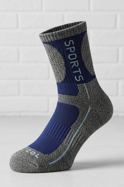 Chaussettes chaudes grises avec un...