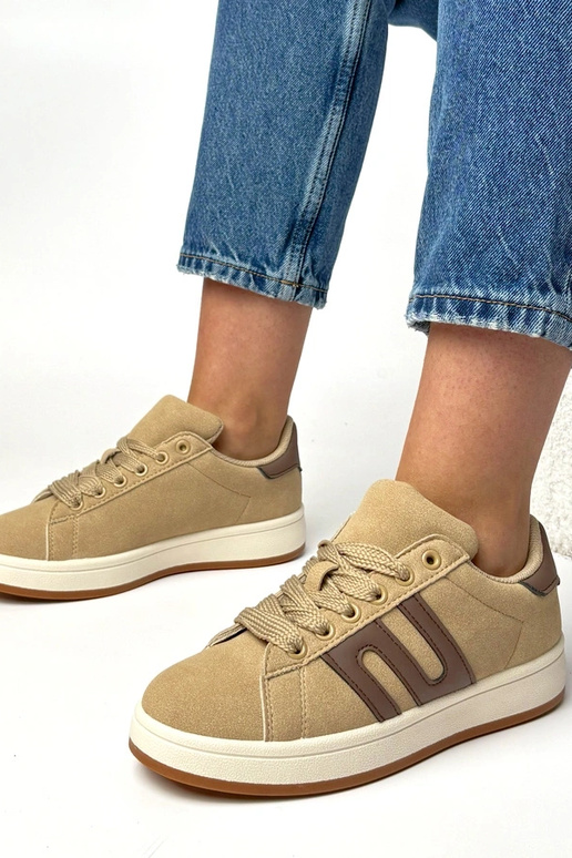 Baskets quotidiennes couleur sable...