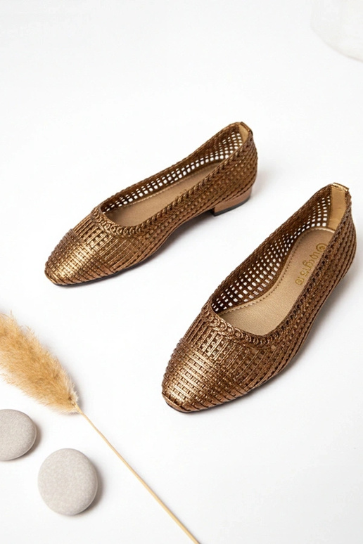 Ballerines brunes ajourées à petit...