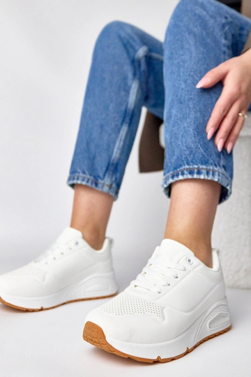 Baskets blanches à semelle...