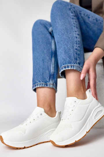 Baskets blanches à semelle... 2