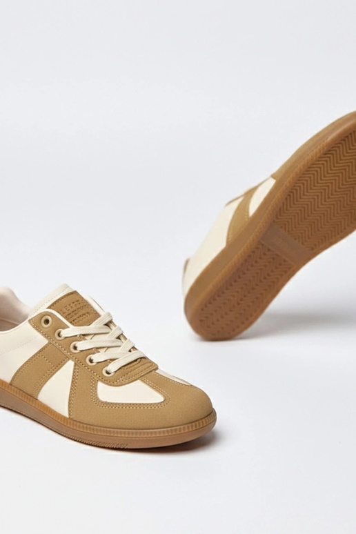Baskets plateforme couleur brun-beige...