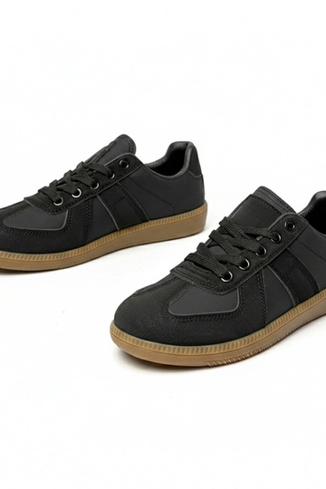 Baskets plateforme noires...