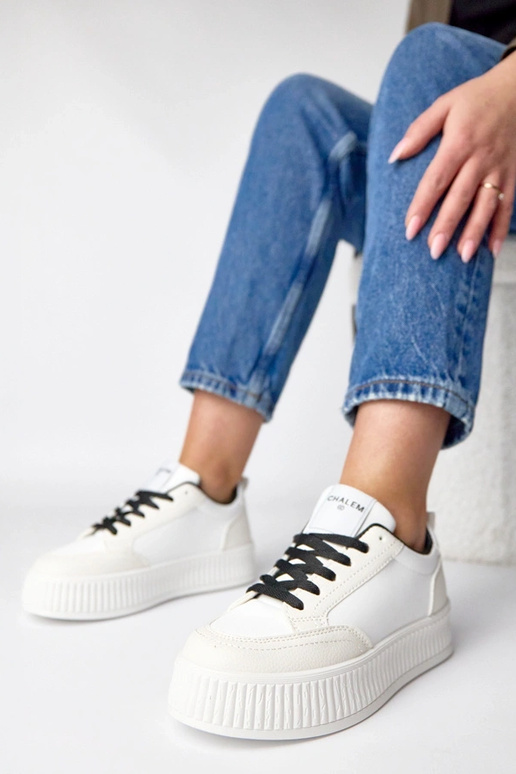 Baskets plateforme blanches et noires...