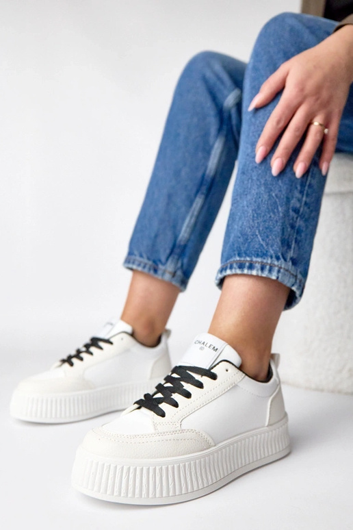 Baskets plateforme blanches et noires...
