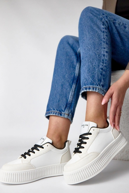 Baskets plateforme blanches et noires...