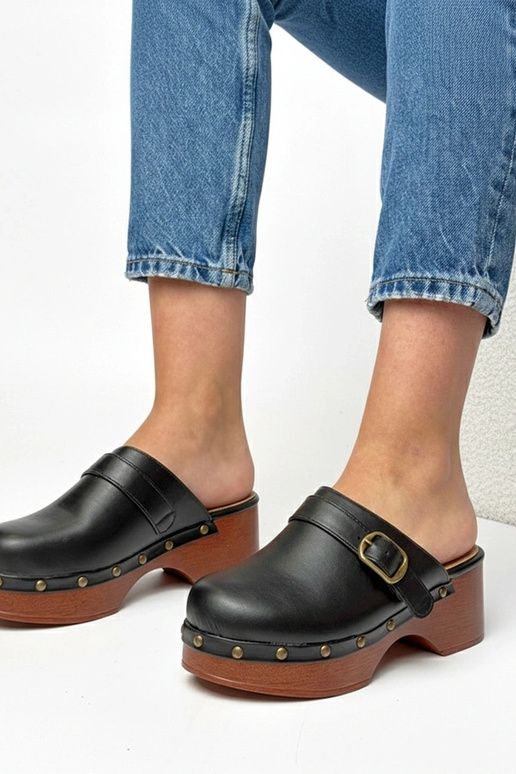 Sabots plateformes à talon noires...