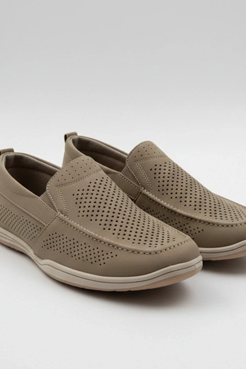 Mocassins perforés bruns pour hommes Finn