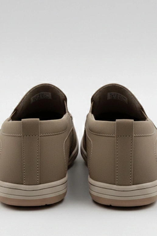 Mocassins perforés bruns pour hommes...