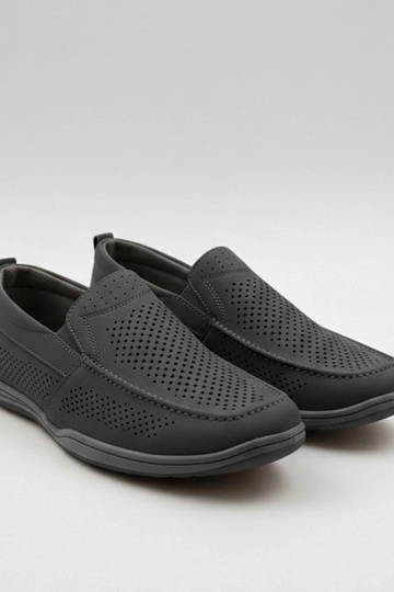 Mocassins perforés noirs pour hommes Finn