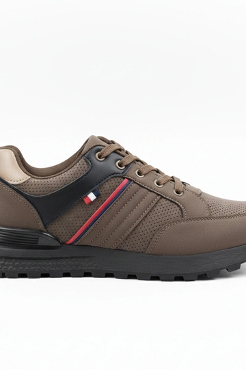 Baskets marron pour hommes... 2