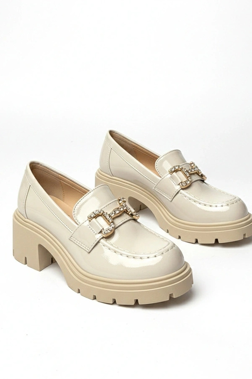 Mocassins beiges laqués avec talon et...