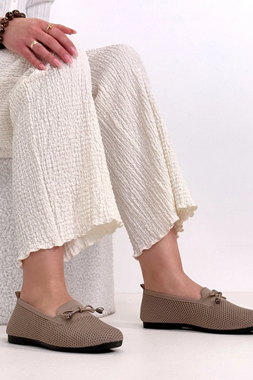 Baskets blanches décorées de perforations Peyton