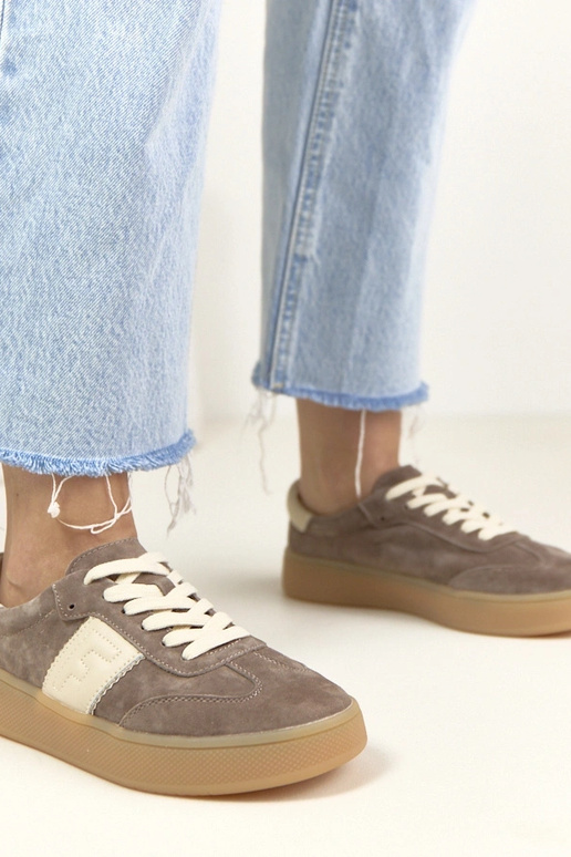 Baskets en cuir marron foncé avec...