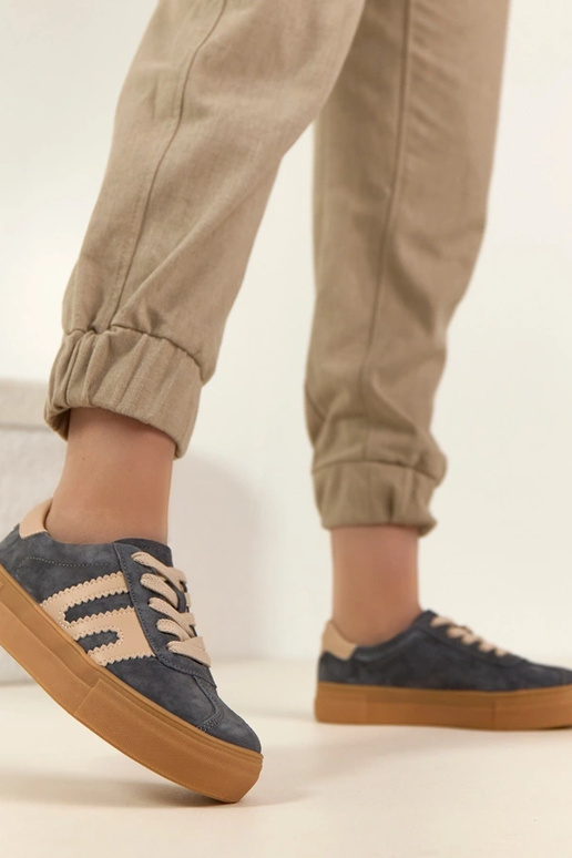 Baskets en cuir grises avec...