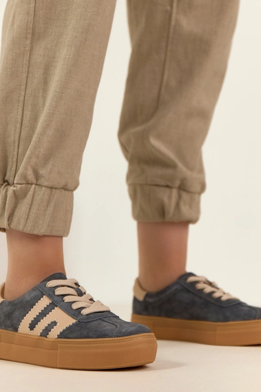 Baskets en cuir grises avec...