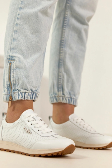 Baskets en cuir blanc... 2