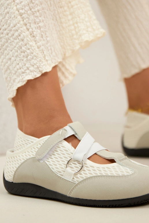 Ballerines de style sportif grises...