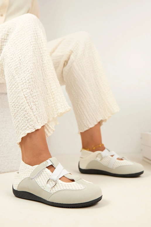 Ballerines de style sportif grises...