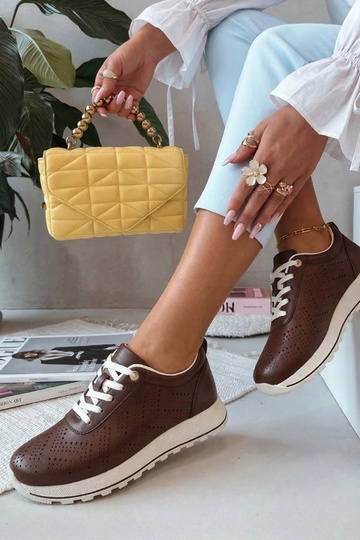 Baskets sportives ajourées...