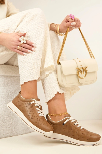 Baskets sportives ajourées... 2