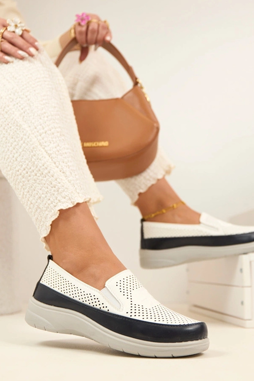 Mocassins ajourés blancs et bleu...