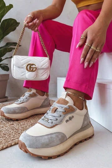 Bottines en cuir sable à...