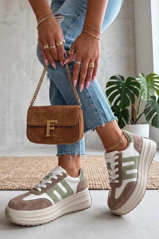 Bottines en cuir sable à plateforme...