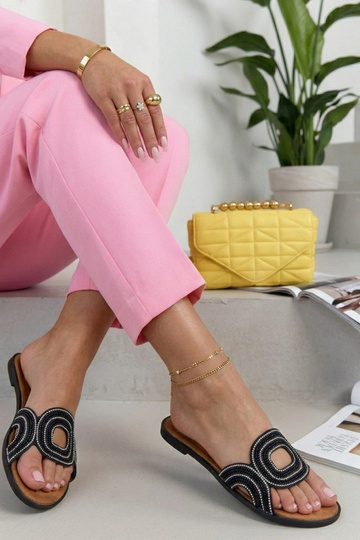 Sabots noirs ornés de strass Olivia