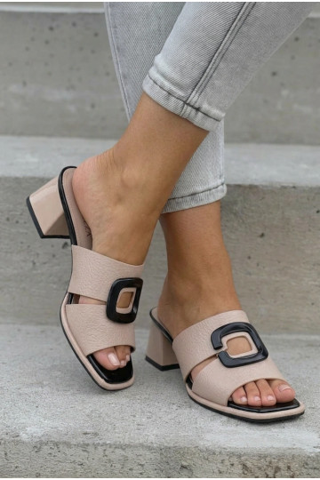 Chaussons femmes avec découpes et boucles sur talons Vinceza 62284 couleur sable