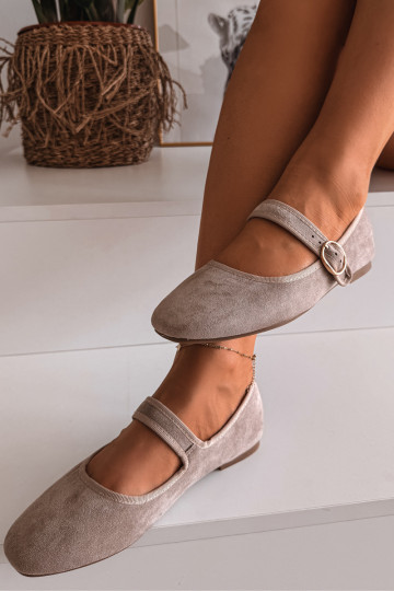 Ballerines avec des sangles I Złotą avec boucles beige Kelisa