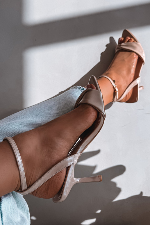 Sandales pour femmes avec des talons fins en cuir écologique beige Sedira