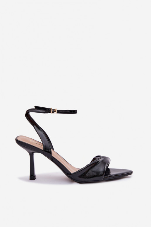 Sandales pour femmes avec des talons fins en cuir écologique couleur noire Sedira