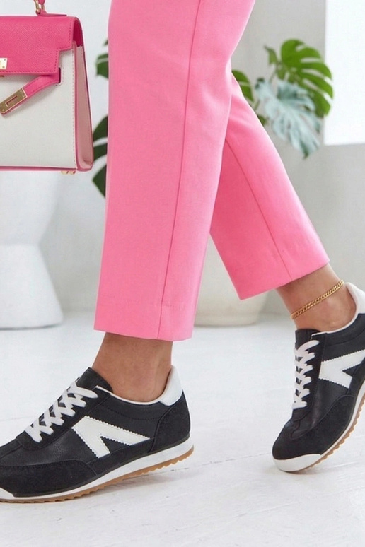 Baskets noires avec éléments blancs Saga