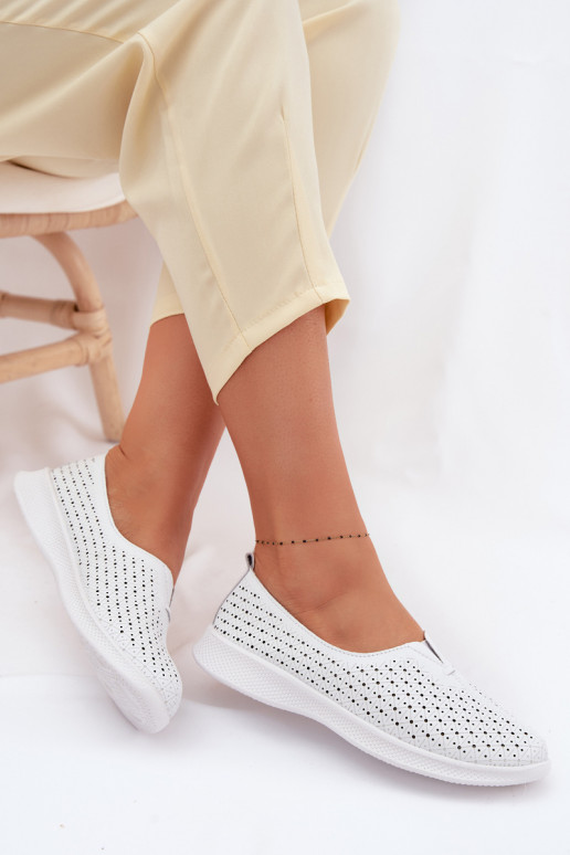 Peau avec des éléments ajourés chaussures Féminin couleur blanche Eliva