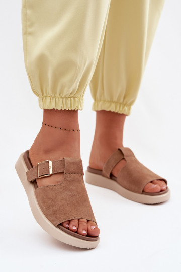Pantoufles en daim pour femmes avec plateforme et boucles dorées Zemela couleur marron