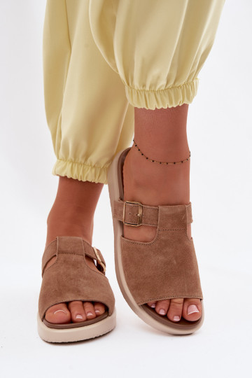 Chaussons femme en daim avec une plateforme avec boucles dorées marron Zemela 2